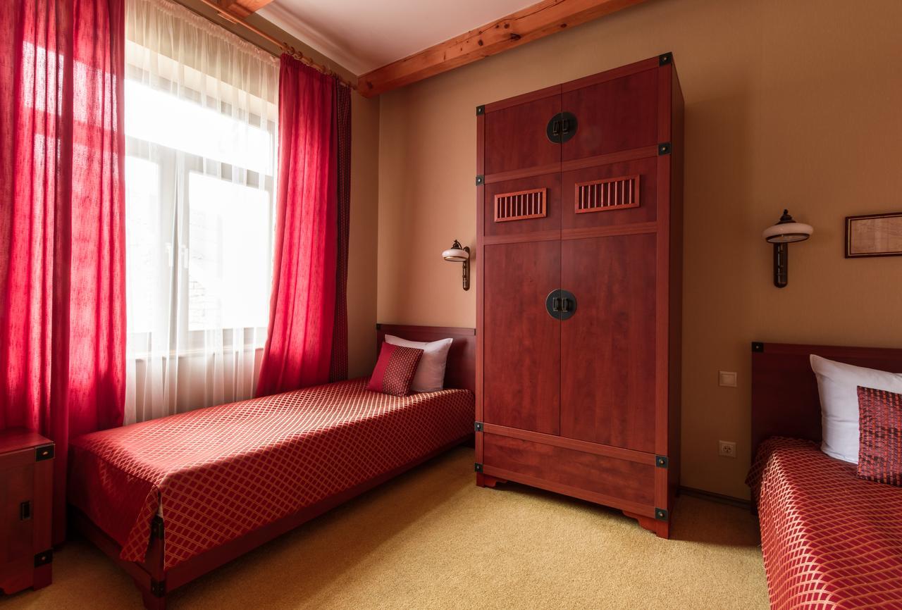 Letuchiy Gollandets Hotel Uzhhorod Luaran gambar